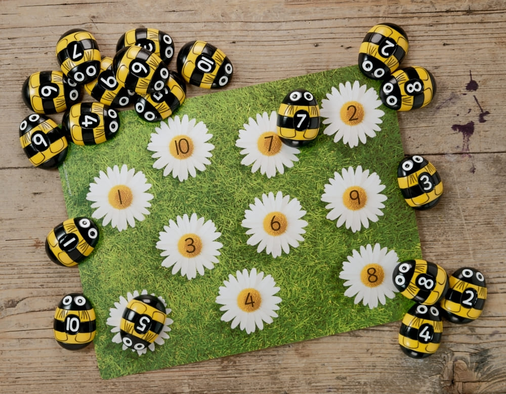 Karty do kamyczkowych pszczółek z liczbami