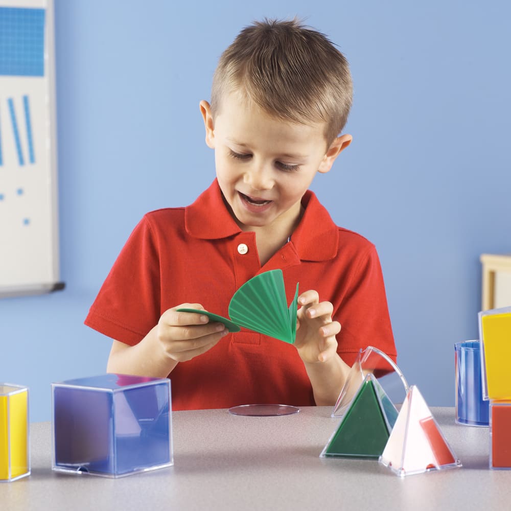 Dzięki Składanym bryłom geometrycznym dziecko rozwija inteligencję wizualno-przestrzenną. - modele brył geometrycznych
